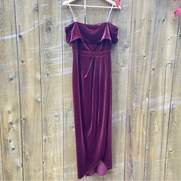 Plum Burgundy Velvet Off-the-Shoulder Maxi Dress 🌿 - Picture 3 of 13